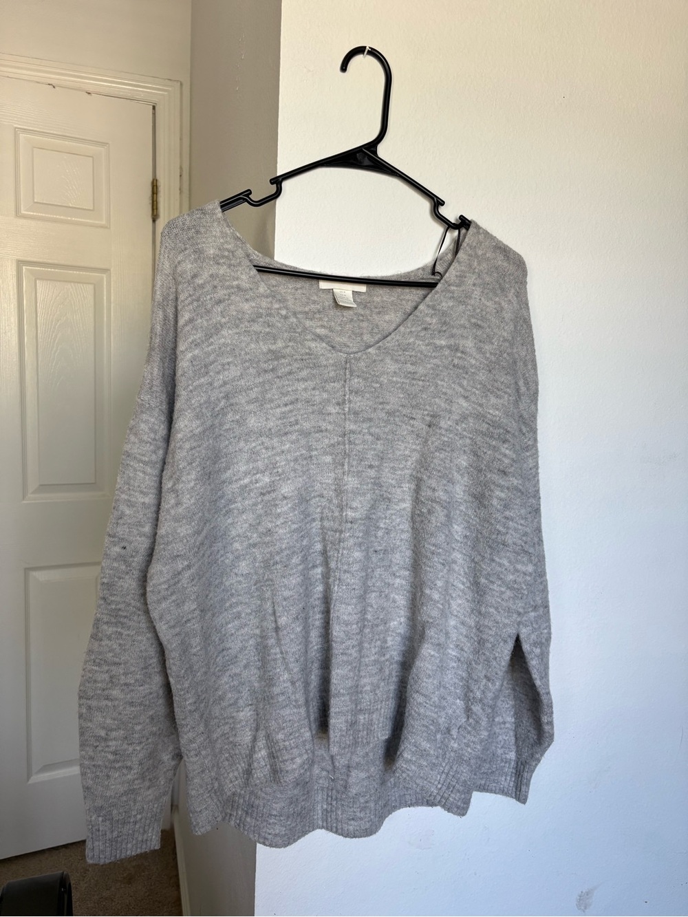 H&M Light Gray V-Neck Women's Sweater